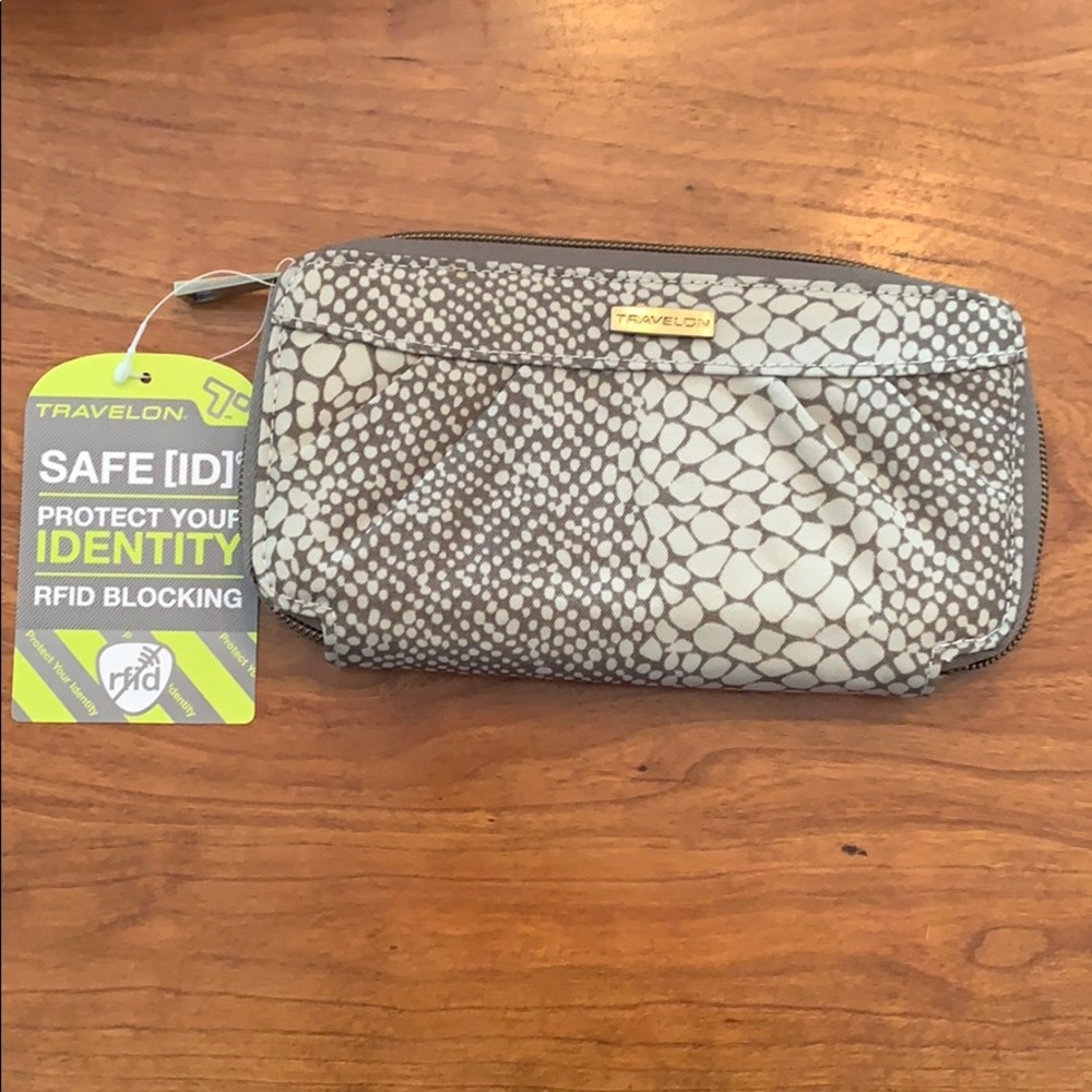 Travelon safe ID wallet